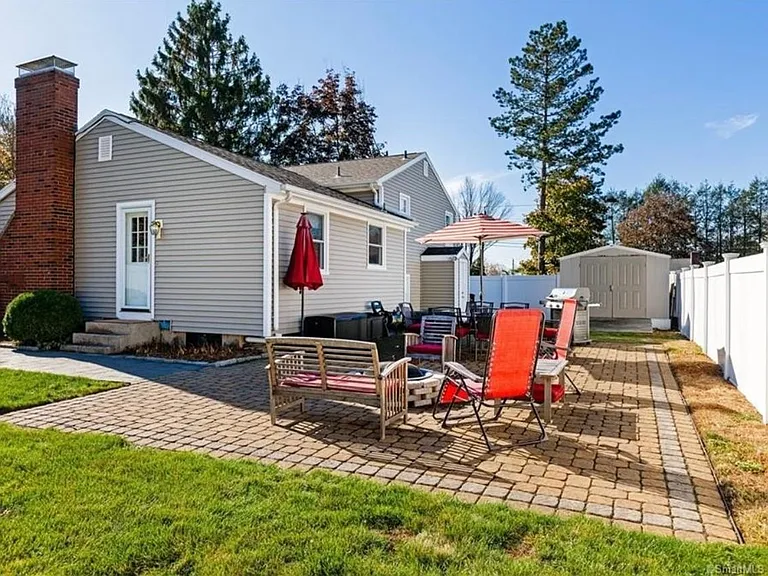 33 Peters Ln — Photo 38