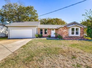 1303 S Medora St, Terrell, TX 75160