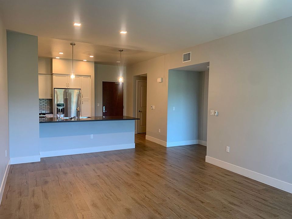 1st image of 19 9th Ave Unit 403