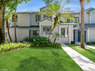 805 Harbour Pointe Way, Greenacres, FL 33413
