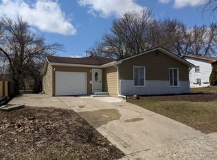 2127 Darby Dr, Lansing, MI 48906