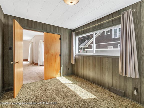 3rd image of 240 E Pine St