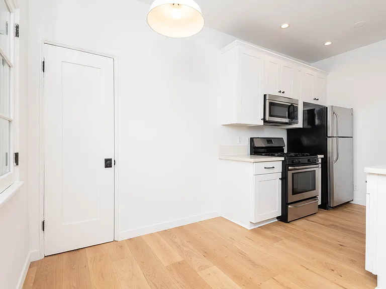 7722 Rosewood Ave #7722 — Photo 5