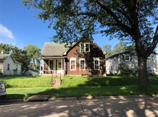 940 L St SW, Cedar Rapids, IA 52404