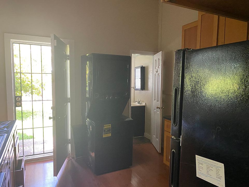 2nd image of 4735 Loyola Ave