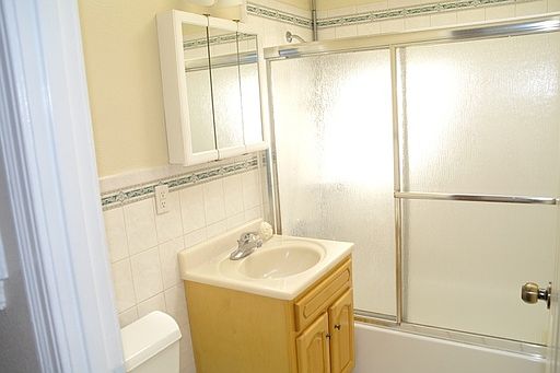 5th image of 2920 Ingalls St