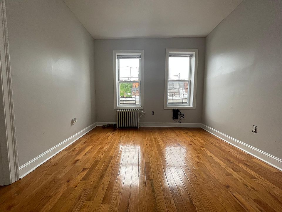 2nd image of 384 Baldwin Ave #18B