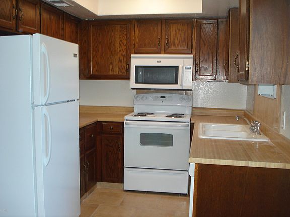 4th image of 17241 N 16th Dr APT 8