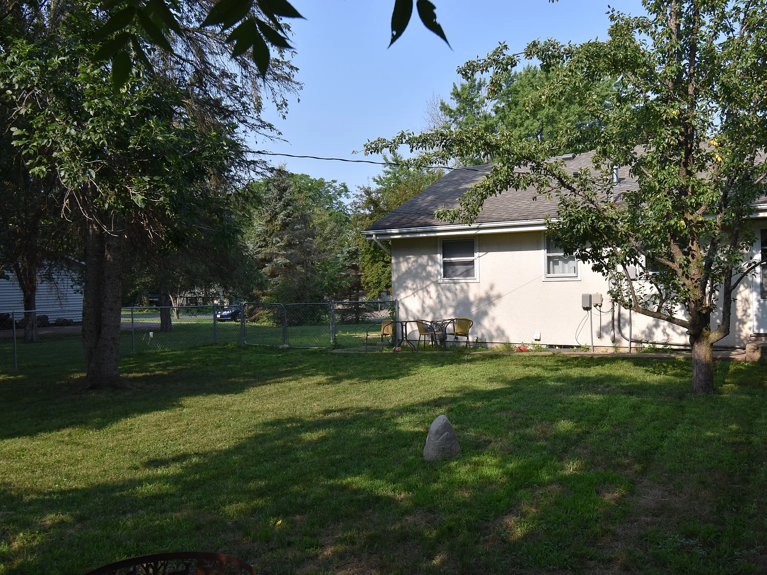 2 bed, 1400 sqft, $1,850 — Photo 2
