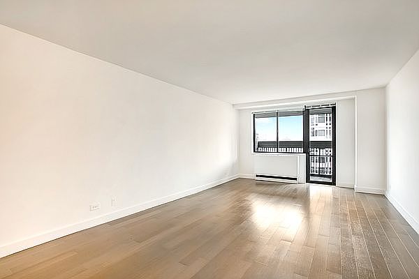 1st image of 200 E 33rd St APT 25D