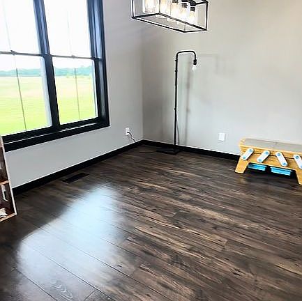 4th image of 1738 Mohawk Rd