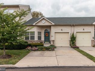 614 Manor Dr, Horsham, PA 19044