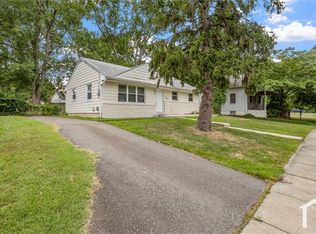 225 Burholme Ave, Woodbury, NJ 08096