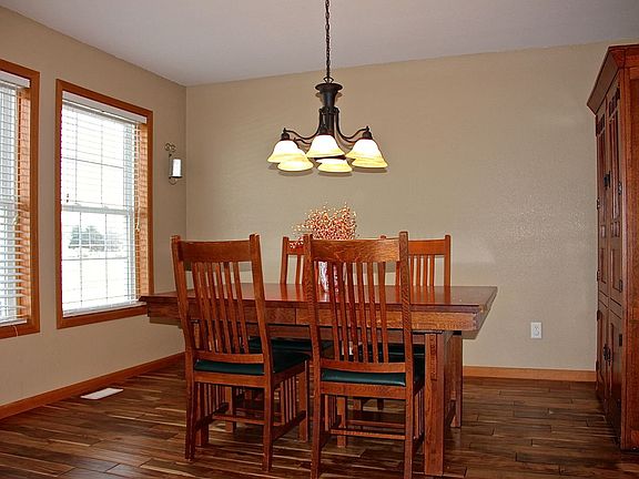 3rd image of 28199 Blue Grass Dr
