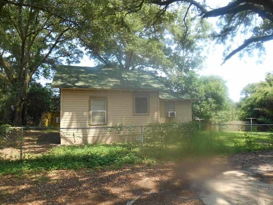 2nd image of 230 S Old Corry Field Rd