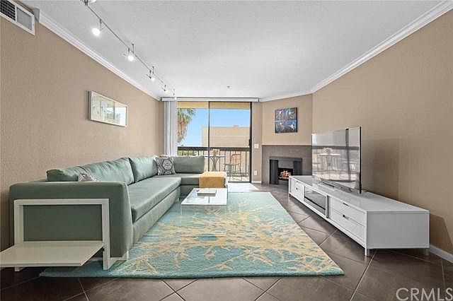 1st image of 7320 Hawthorn Ave APT 208