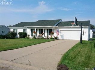 8162 Fox Hollow Rd, Goodrich, MI 48438