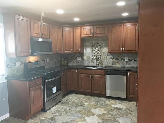 2nd image of 1014 Crystal Dr
