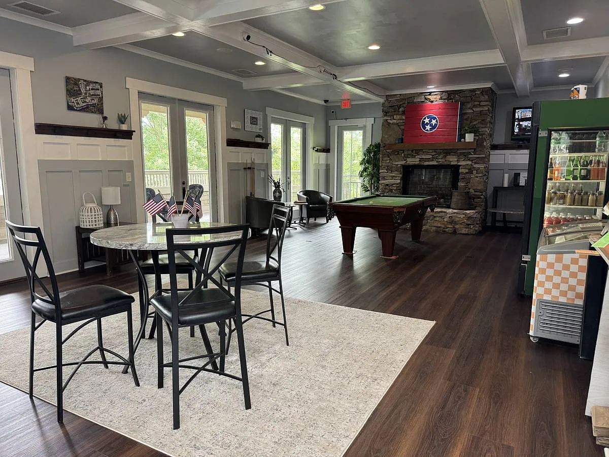 4 bed, 1621 sqft, $1,000 — Photo 2