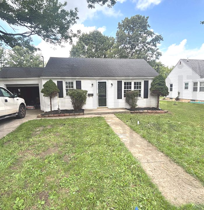 1st image of 32 Market St
