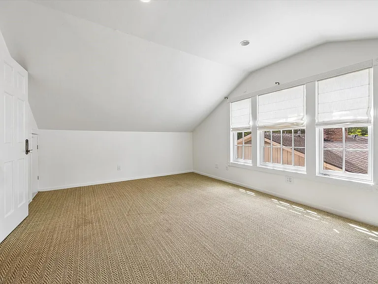 5210 Meadow Lake Ln — Photo 21