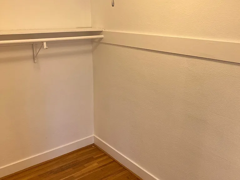 Fontana Court Apartments — Photo 8