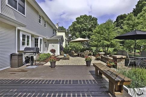 5th image of 479 Greenglade Ave