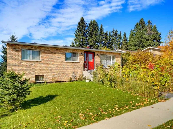326 1st St E, Cremona, AB T0M 0R0