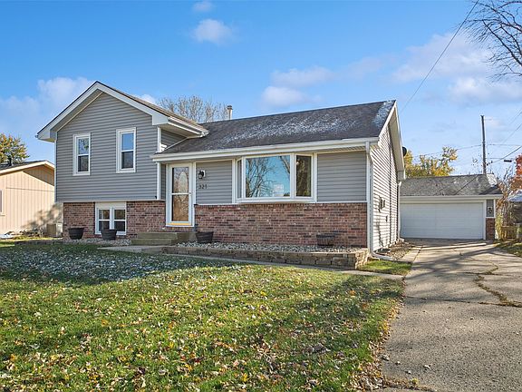 2nd image of 321 NE 9th St