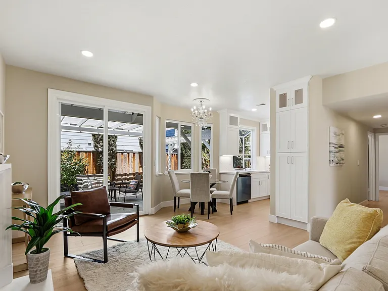 1290 Notting Hill Dr — Photo 11