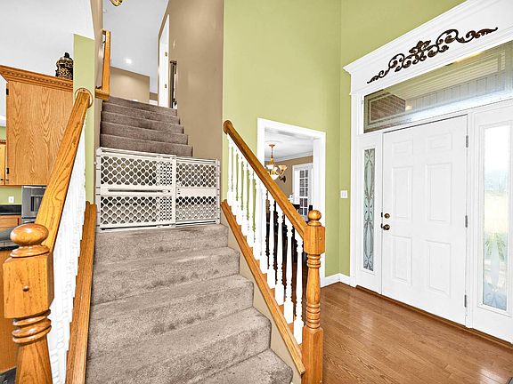 3rd image of 175 W Side Dr