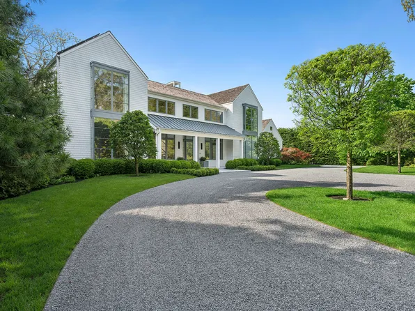 15 Wainscott Stone Rd, Wainscott, NY 11975