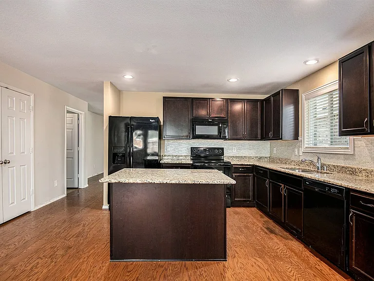 304 Chert Ln — Photo 9