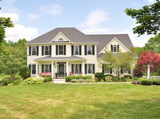 190 Shadow Pond Ln, Suffield, CT 06078