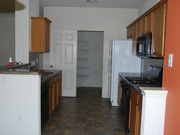 2nd image of 1123 Burgess Dr