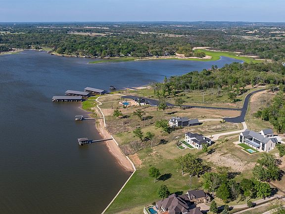5th image of 7026 Lakeshore Way