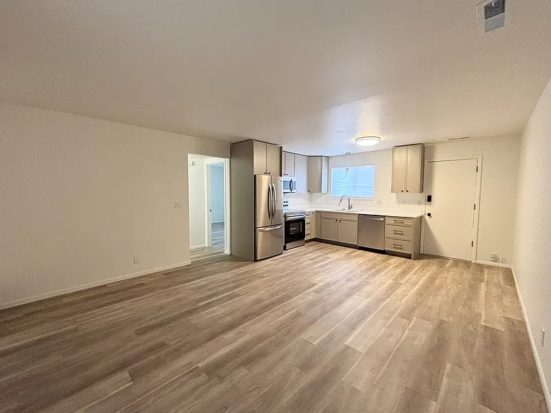 2 bed, 2.0 bath, 900 sqft, $1,750 — Photo 1