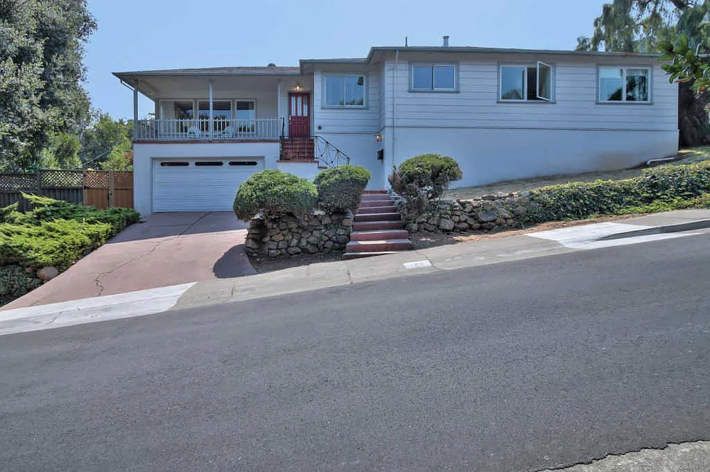 189 42nd Ave photo 1