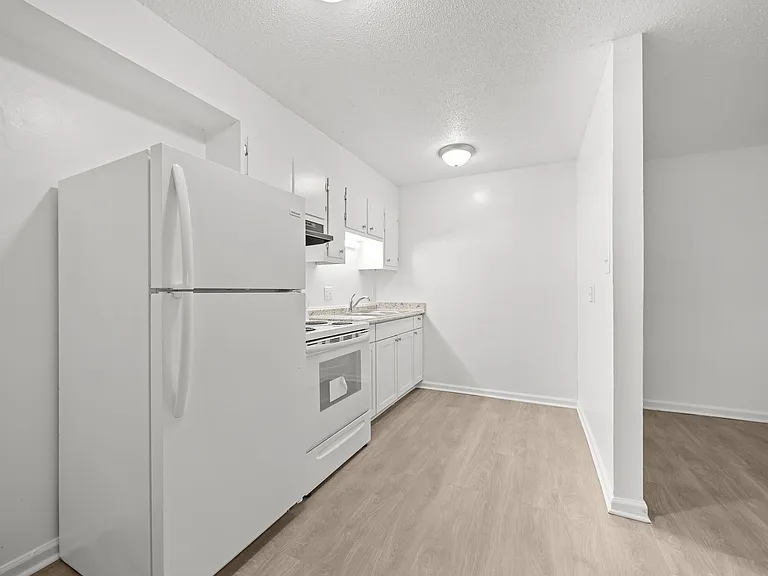 308 W Trinity Ave — Photo 13