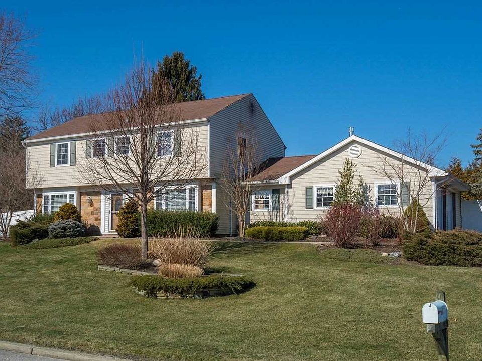 1st image of 37 Strathmore Village Dr