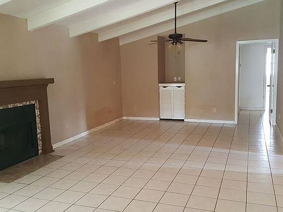 3rd image of 1907 Green Meadow Ln