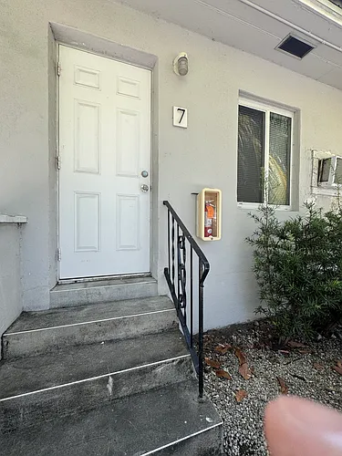 1556 SW 6th St #7 Photo 1