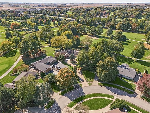 4th image of 3325 Stoneybrook Dr