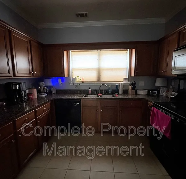 109 Oxmoor Place Cir — Photo 9