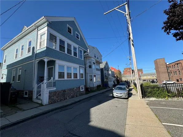 9 Ann St #2, Newport, RI 02840