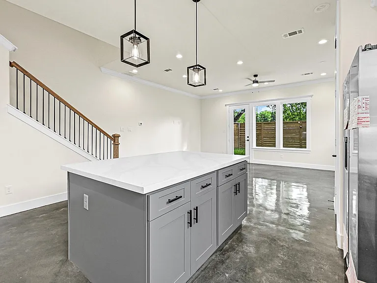 3413 Bremond St — Photo 9