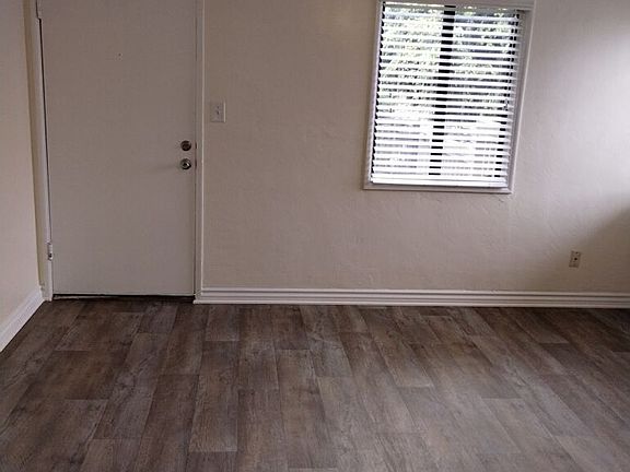 3rd image of 4053-4055 Hamilton St #1
