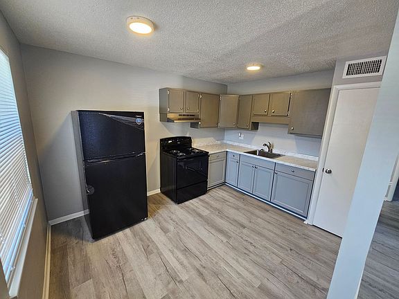 4th image of 3305 Tazewell Pike APT 21