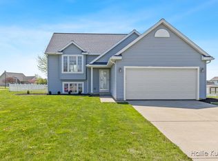 7035 Deer Cove Dr SE, Caledonia, MI 49316