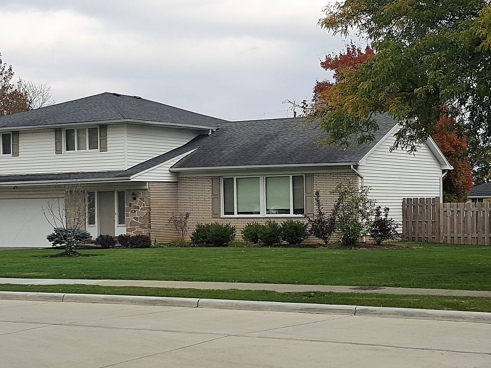 1st image of 25064 Maidstone Ln
